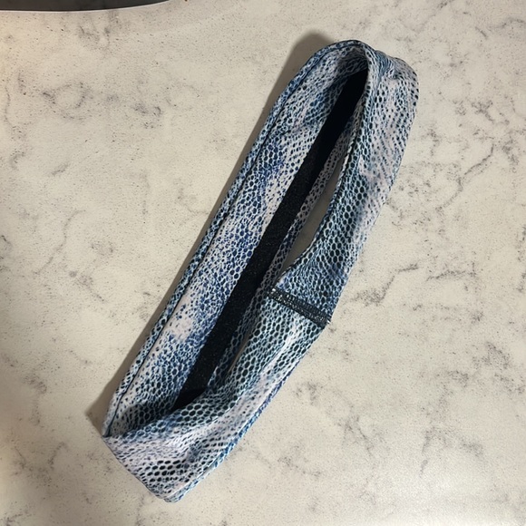 Lululemon luxtreme training headband - Picture 4 of 5